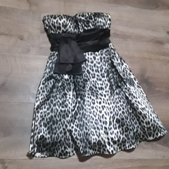 Strapless mini-dress - Picture 1 of 7